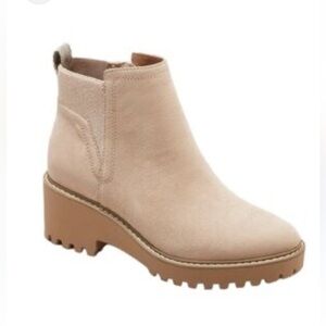 Universal Thread Women's Cream/Tan Heeled Boots